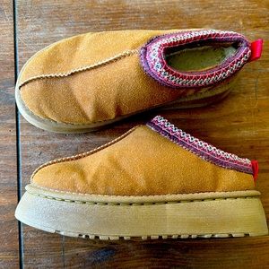 Platform Ugg look-a-like platform slippers.